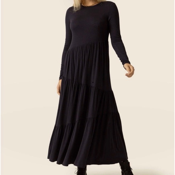 Saint + Sofia Dresses & Skirts - NWT Saint +‎ Sofia Greenwich Dress Asymmetric Tiered Navy Long Sleeve Maxi Sz 16